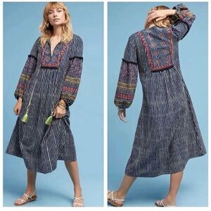 Velvet by Graham & Spencer Women's Lantern Embroidered Midi Dress S